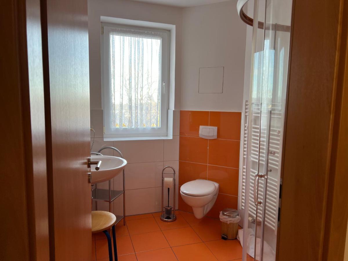 Gaststaette & Pension Waldschloesschen Oberhof  Ngoại thất bức ảnh