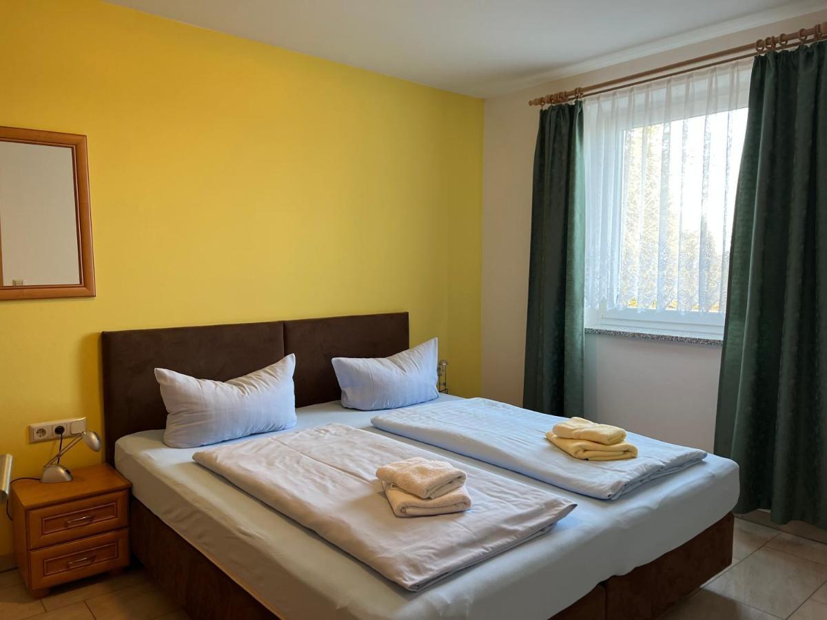 Gaststaette & Pension Waldschloesschen Oberhof  Ngoại thất bức ảnh