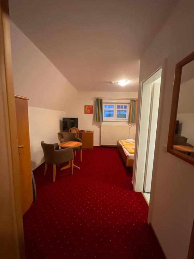 Gaststaette & Pension Waldschloesschen Oberhof  Ngoại thất bức ảnh