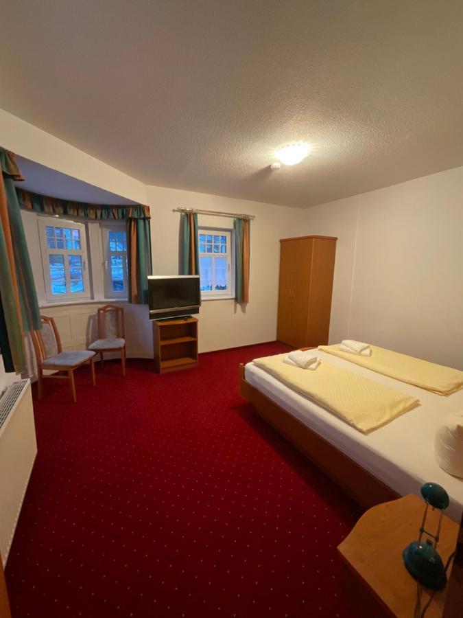 Gaststaette & Pension Waldschloesschen Oberhof  Ngoại thất bức ảnh