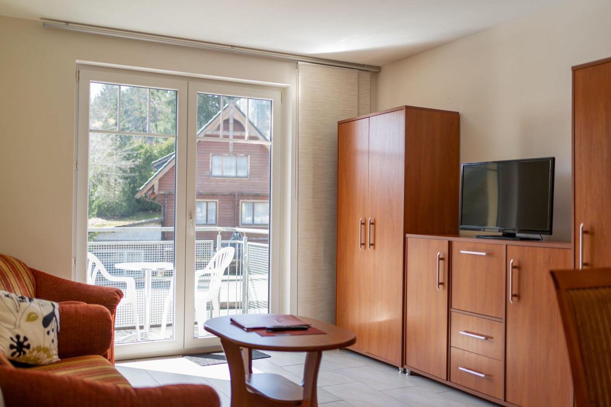 Gaststaette & Pension Waldschloesschen Oberhof  Ngoại thất bức ảnh